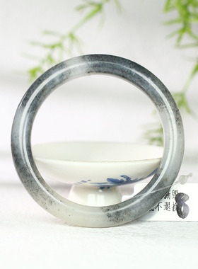 古晨新疆和田玉青花籽料手镯