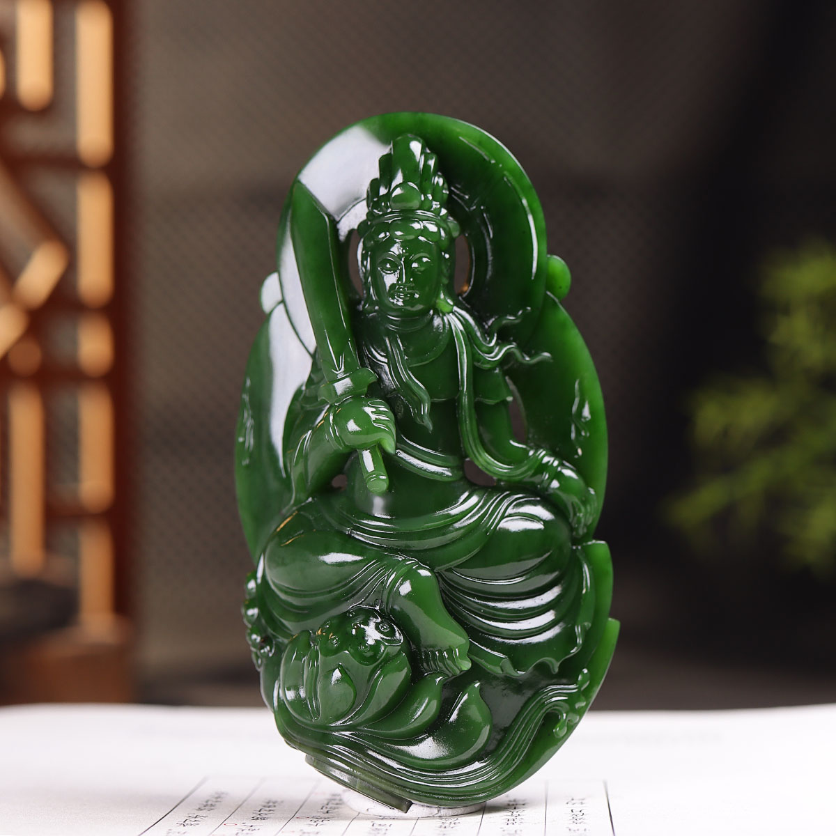 (古晨珠宝)俄罗斯和田玉菠菜绿碧玉文殊菩萨把件手玩守护神197g