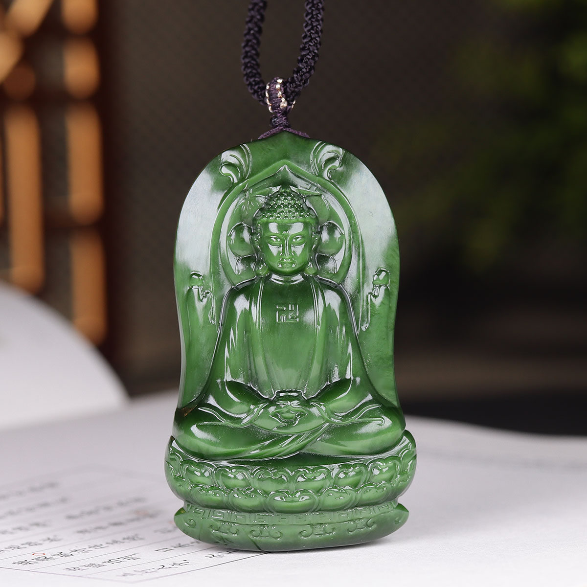 (古晨珠宝) 俄罗斯和田玉牌子老瓷绿碧玉如来挂件吊坠大日如来52g
