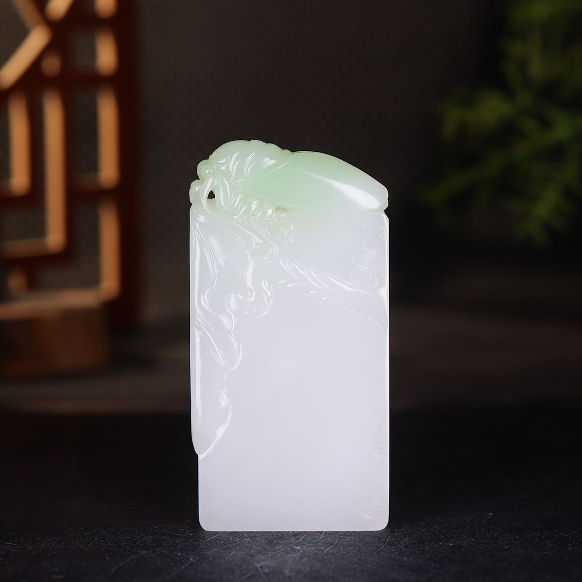 (古晨珠宝) 新疆和田玉白玉飘翠蝉牌挂件吊坠玉坠一鸣惊人90g