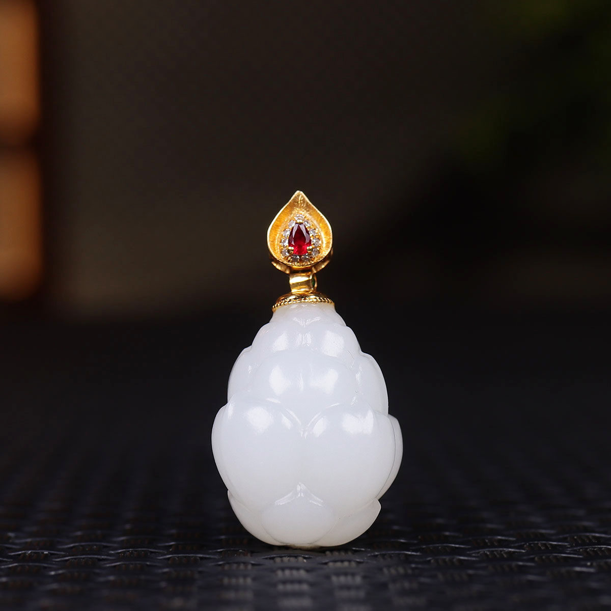 (古晨珠宝)新疆和田羊脂白玉莲花挂件吊坠一品清廉10g