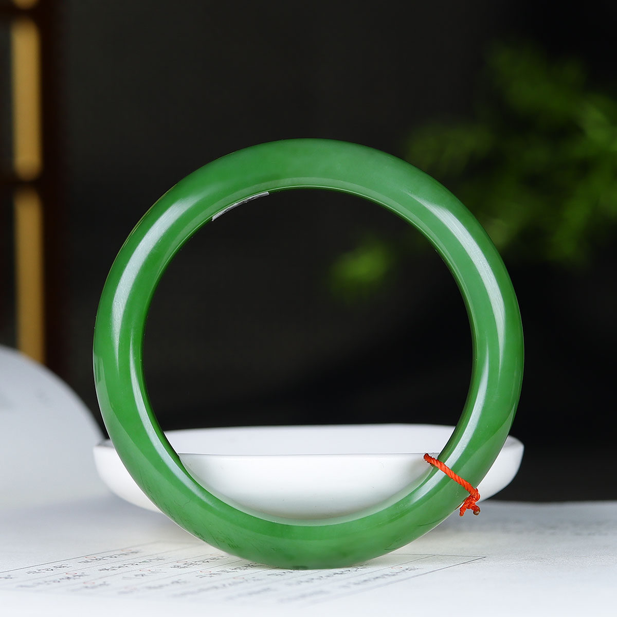 （古晨珠宝）俄罗斯和田玉粉绿碧玉手镯女款玉镯腕间优雅53g56mm