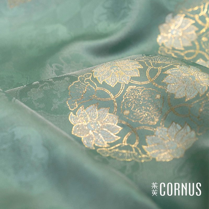 茱萸CORNUS 喜柿莲莲 织锦缎汉服布料原创织金马面交领面料