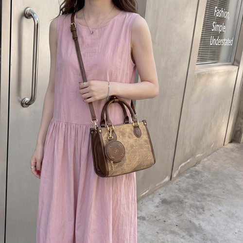 法式高级感绣线老花小方包女2026新款百搭手提斜挎包巨好看小包包