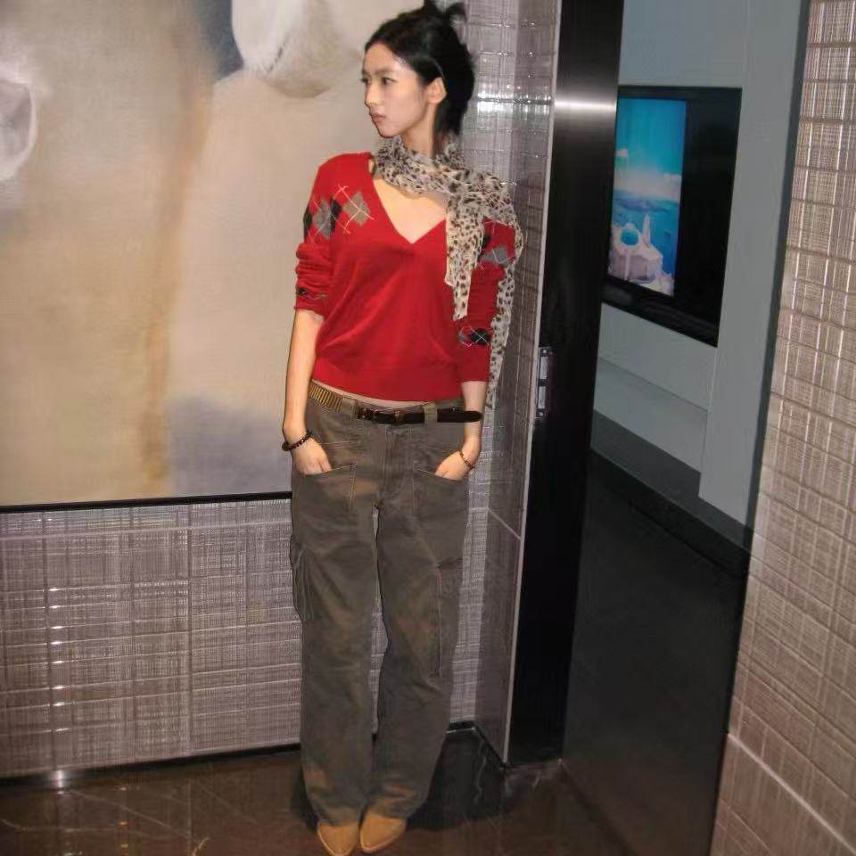 allawell 甄选50%羊毛 RA新品深V领菱格纹针织毛衣 南油女装
