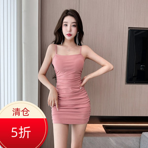 褶皱修身吊带连衣裙短款性感女装辣妹超显身材紧身显瘦收腰包臀裙