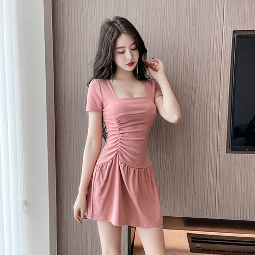 赫本风洋气方领抽褶收腰设计裙子