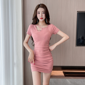 辣妹穿搭小众设计师连衣裙性感女装褶皱遮肉收腰显瘦紧身包臀裙子