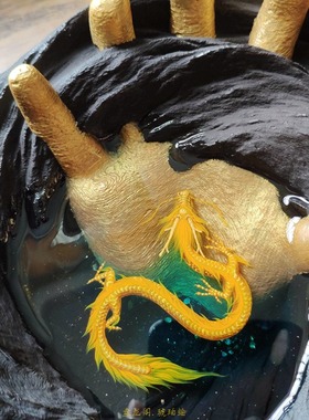 金龙桌面琥珀绘盘龙阁