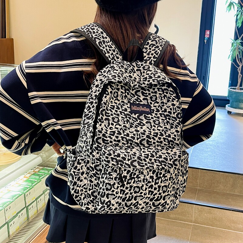 2026新款韩版小众豹纹双肩包女包大容量轻便大学生书包休闲小背包