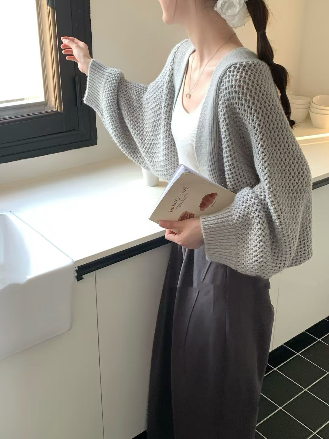 韩系温柔风V领针织开衫女2025新款早春设计感小众修身显瘦毛衣