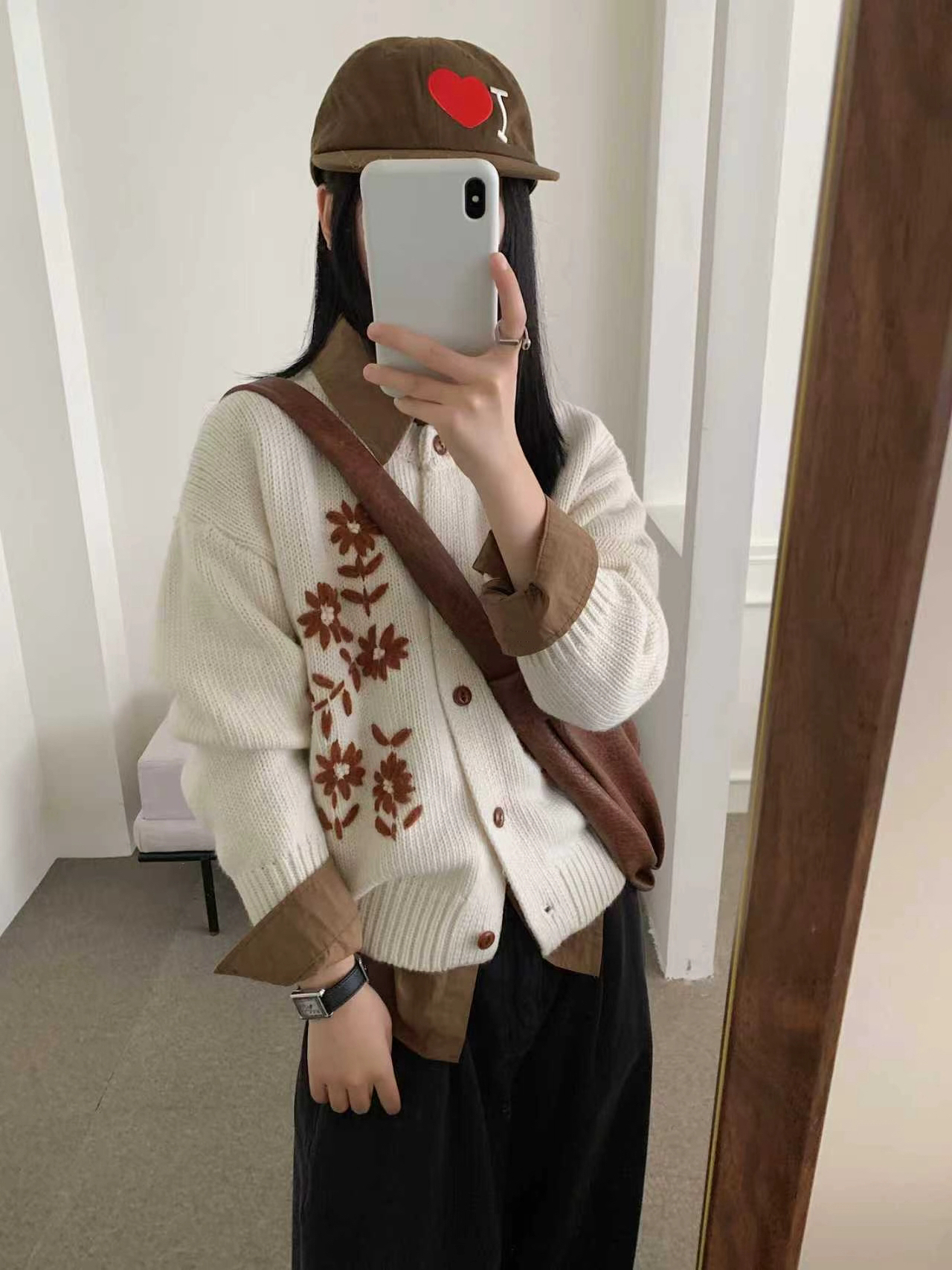 秋冬新款韩系刺绣V领宽松毛衣外套女慵懒风软糯针织开衫