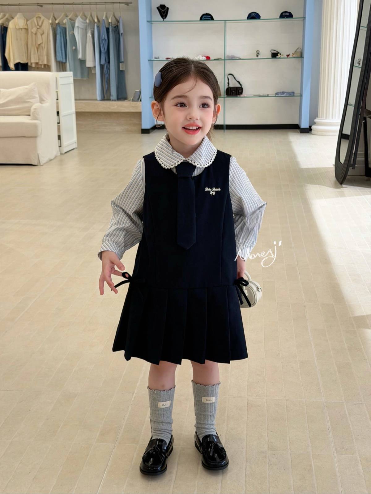 2026秋季新款女童学院风套装女宝条纹衬衫领带背心裙正版三件套
