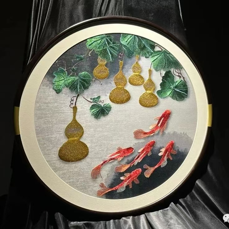 苏州刺绣机绣装饰画挂画玄关走廊五福临门年年有余圆形成品工艺品图片