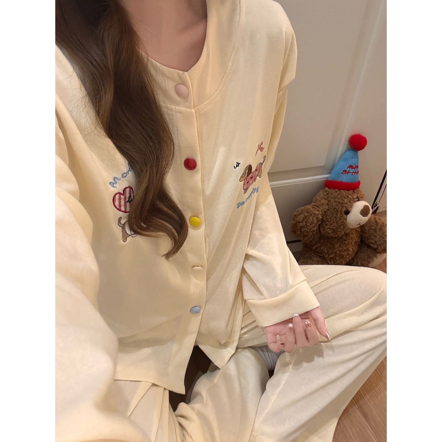 春秋带胸垫可爱卡通鹅黄腊肠狗纯棉睡衣女长袖开衫宽松家居服套装