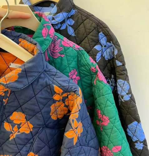 韩国4n5（现货）翻领压明线花朵彩色棉服