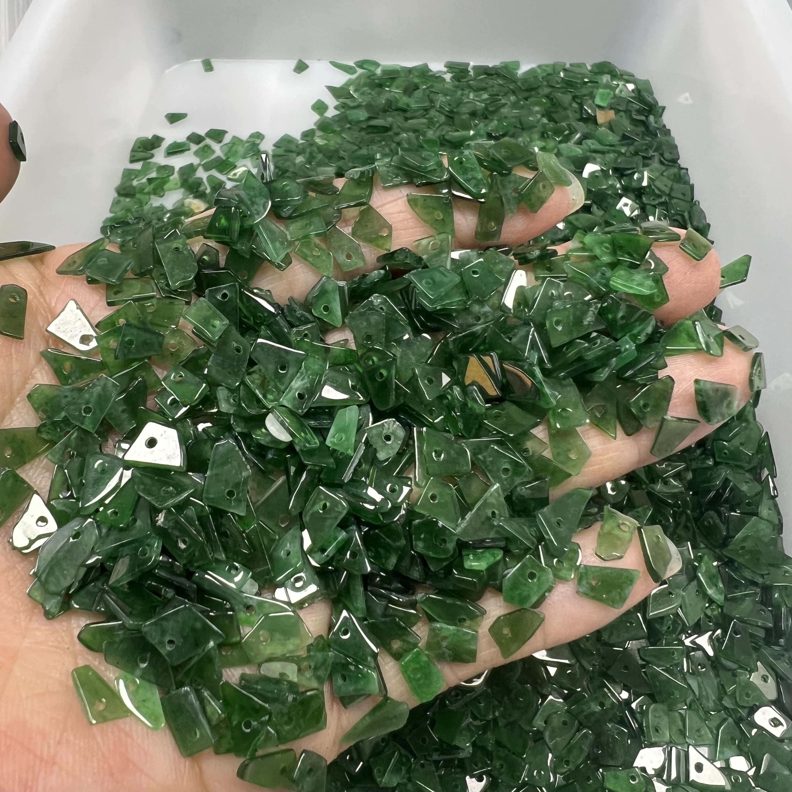 纯天然a货真货翡翠冰绿碎石diy配饰天然碎石手链编织手串车挂包挂