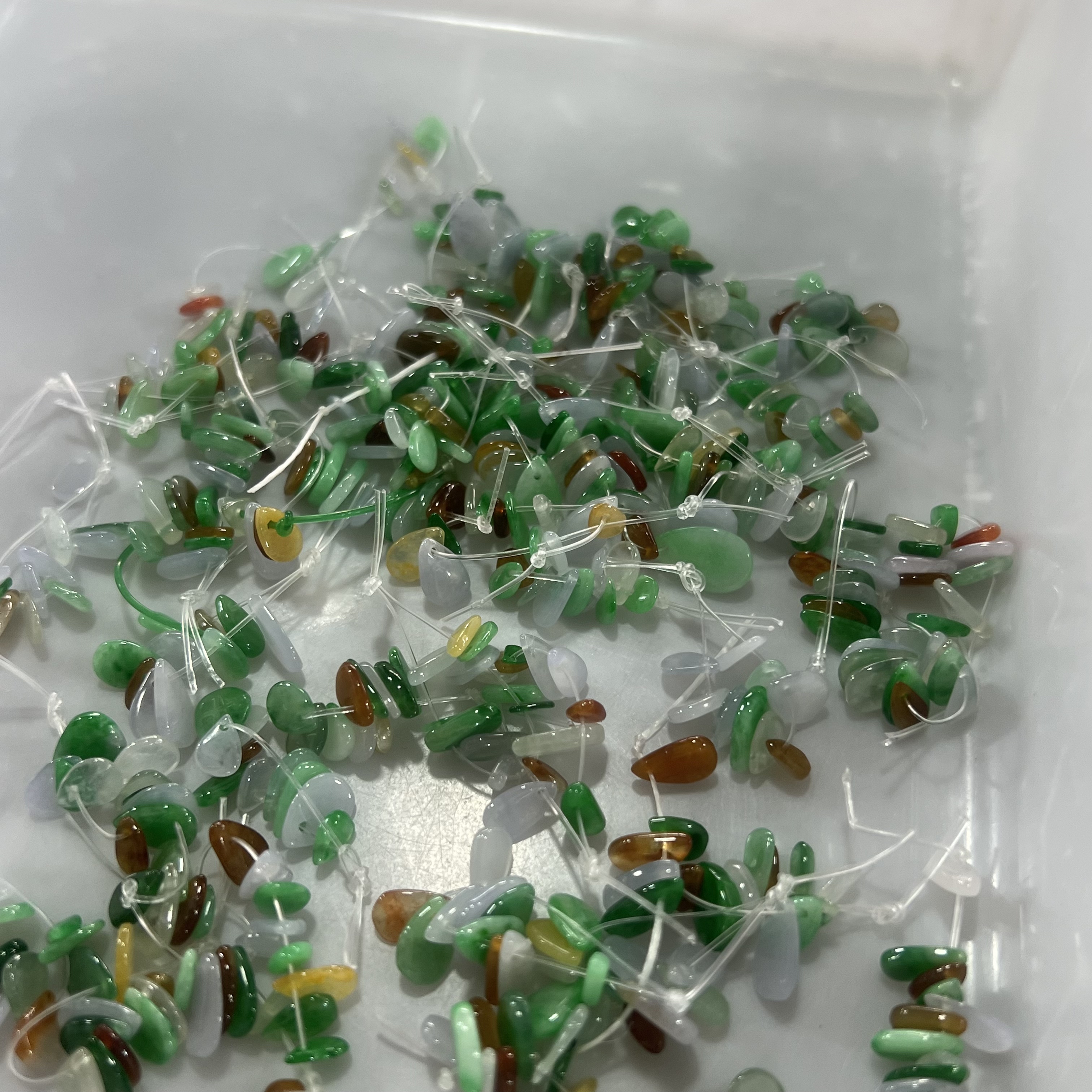 翡翠散珠精品三彩小水滴耳环吊坠diy配珠包挂车挂小滴溜玉石挂件