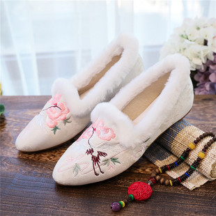 2021新品加绒毛滚边休闲尖头绣花布鞋秋冬款女鞋一脚蹬棉鞋散步鞋
