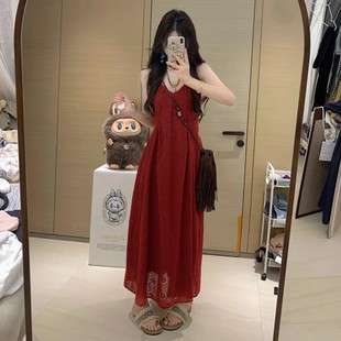 复古红色刺绣镂空吊带连衣裙子女夏2025新款 法式 海边度假绝美长裙