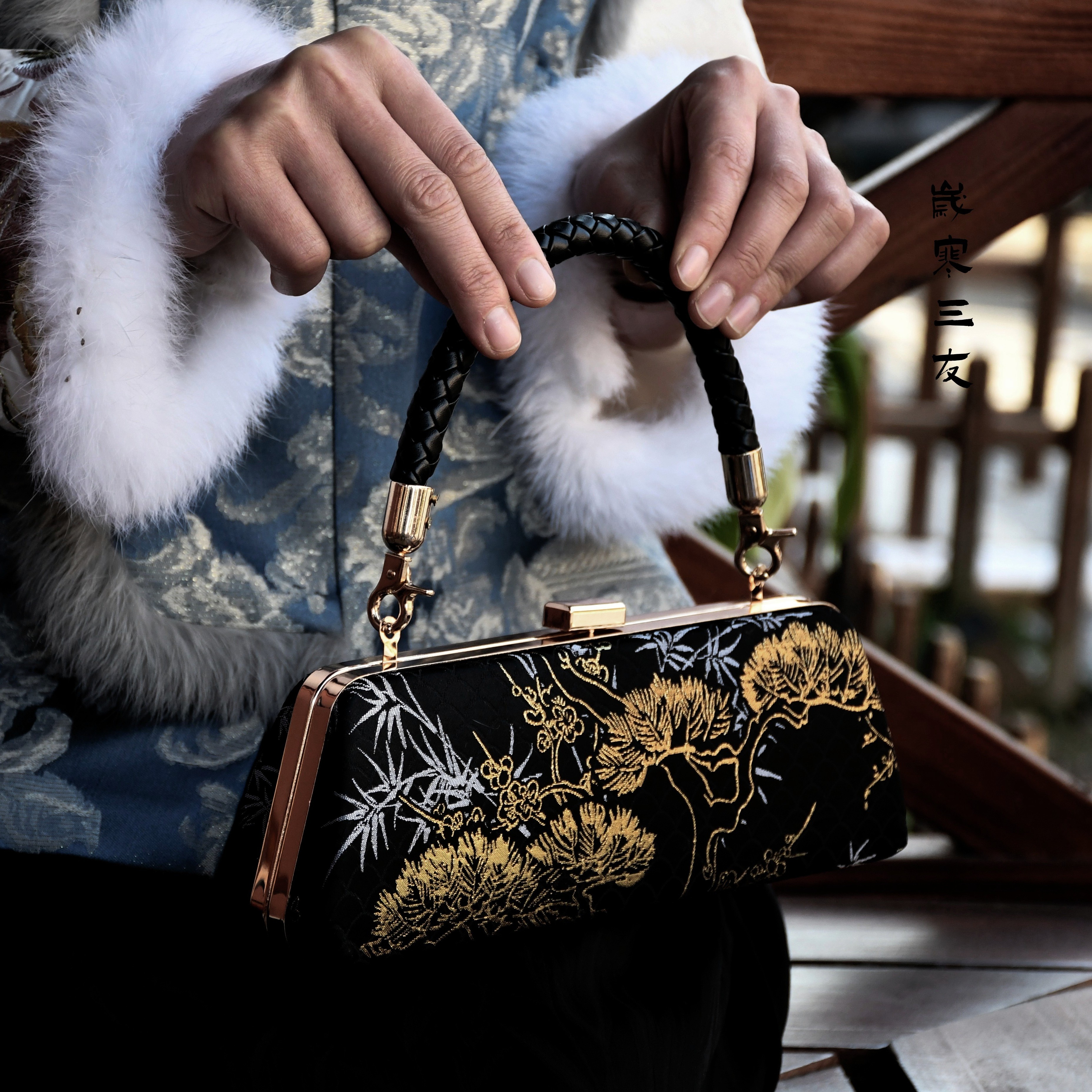 凡尔赛盒子-非遗原创刺绣宋锦香云纱手工包体验口金包DIY材料包