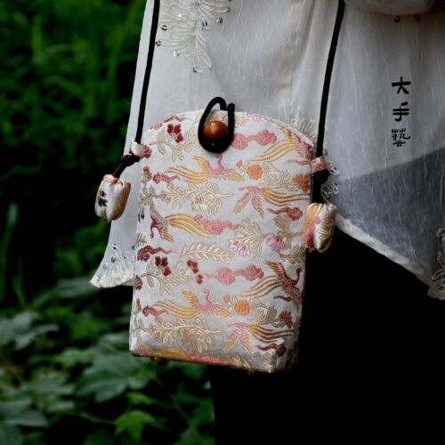 郁金香手机包-非遗真丝锦缎新中式手工包套装DIY口金包材料包
