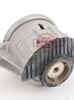 适用于奔驰C级W204E级W212发动机C180机脚C260胶E260L垫E300L支架