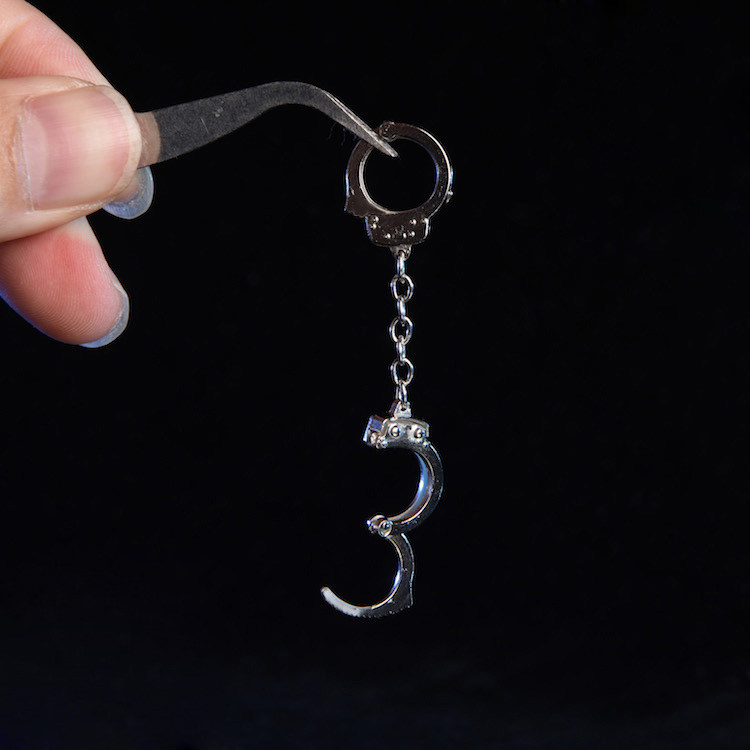 1/6兵人场景配件微缩劫匪囚犯手铐12寸人偶bjd手办模型武器刑具