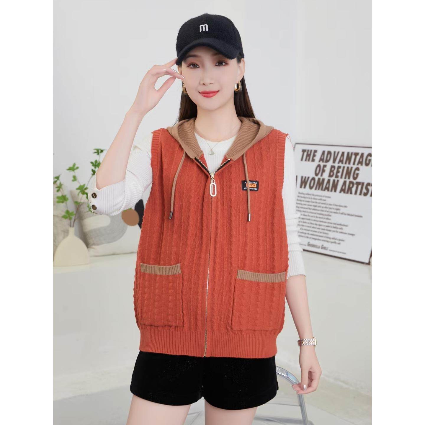 春秋新款连帽马甲女士宽松休闲短款坎肩外套年轻妈妈短款无袖上衣