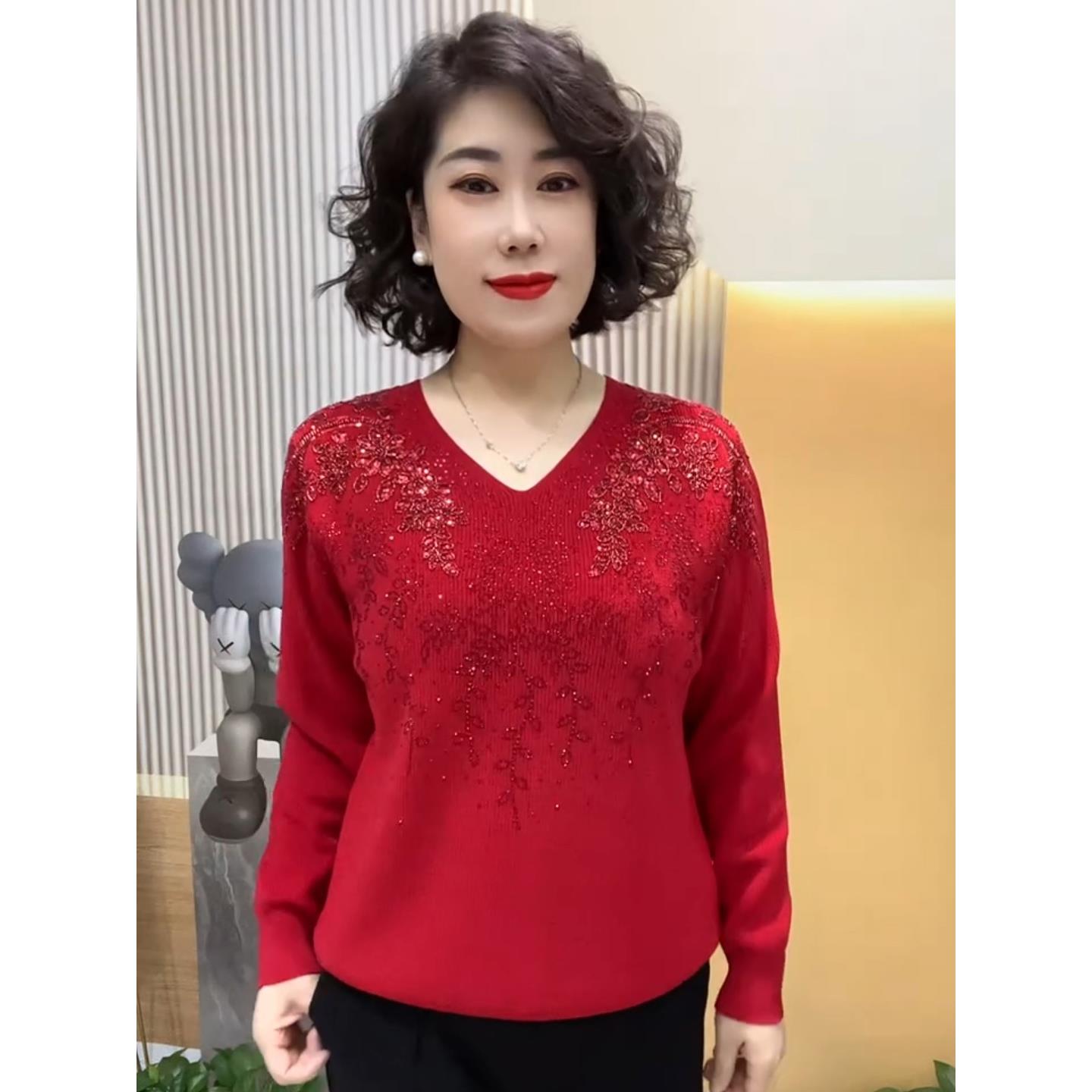 春秋手工刺绣休闲妈妈短款上衣宽松显瘦中老年女装毛衣针织打底衫