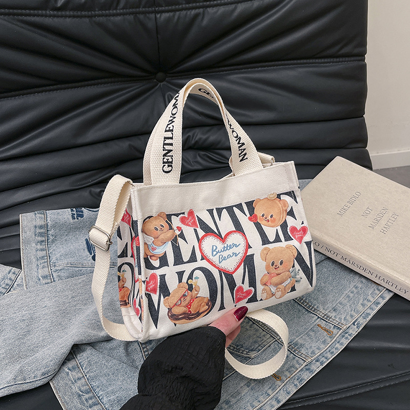 Gentlewoman可爱小熊卡通小包包2025新款爱心肩带字母帆布单肩包