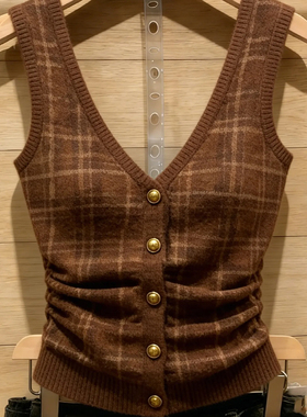 十三行一线大牌！咖色格纹V领针织背心女复古外穿修身显瘦短上衣