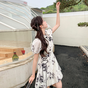 新中式国风甜美印花连衣裙女2025夏季新款收腰显瘦减龄泡泡袖短裙图片