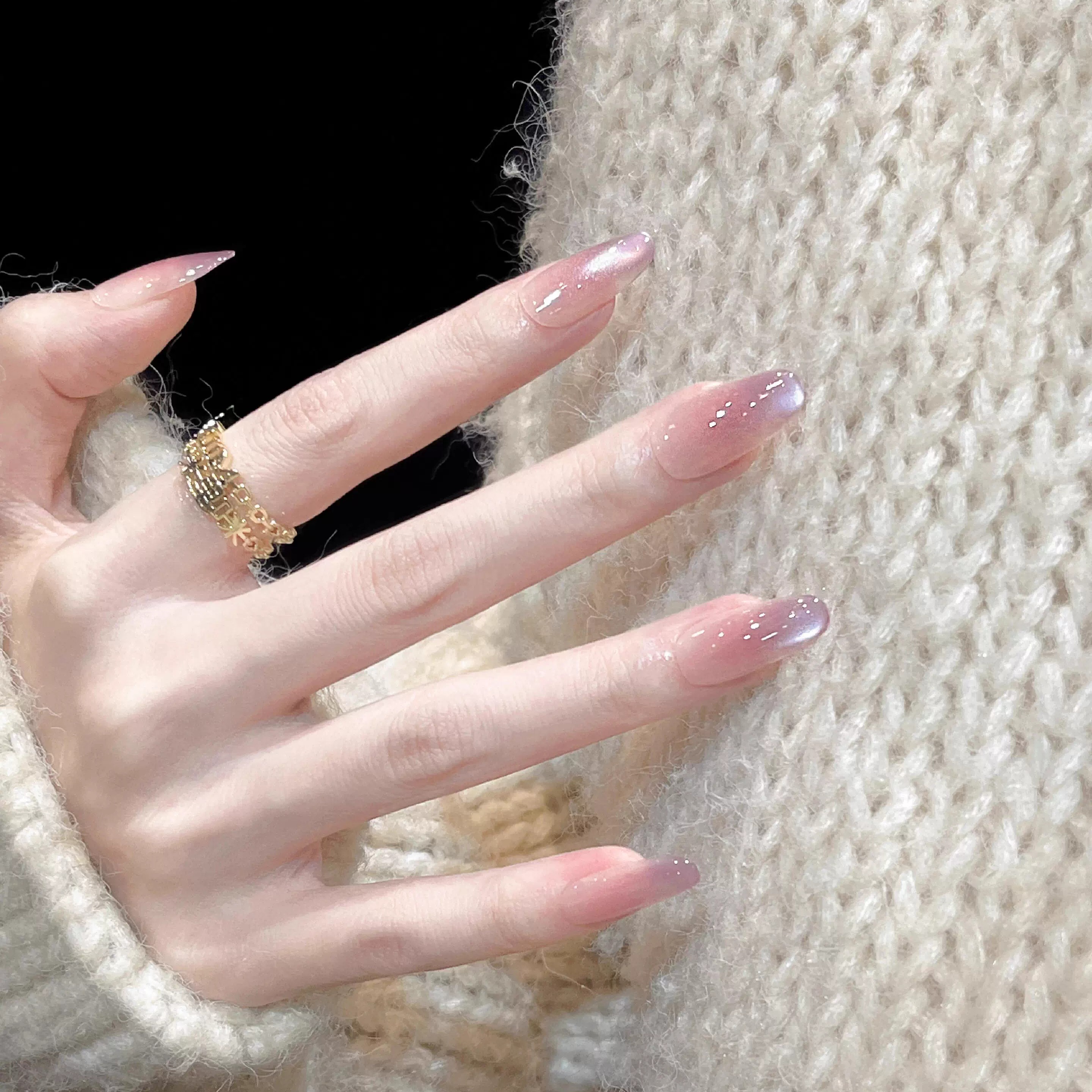 秋冬裸色渐变短款穿戴甲2025新款高级感气质显白法式紫色猫眼美甲