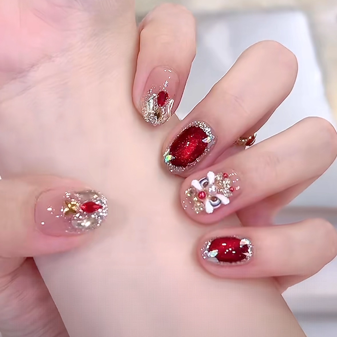 新年醒狮纯手工穿戴甲短款高级感秋冬爆闪红色猫眼显白美甲穿戴甲,彩妆/香水/美妆工具,穿戴甲/甲片,淘宝优惠券,粉丝福利购,淘宝优惠卷