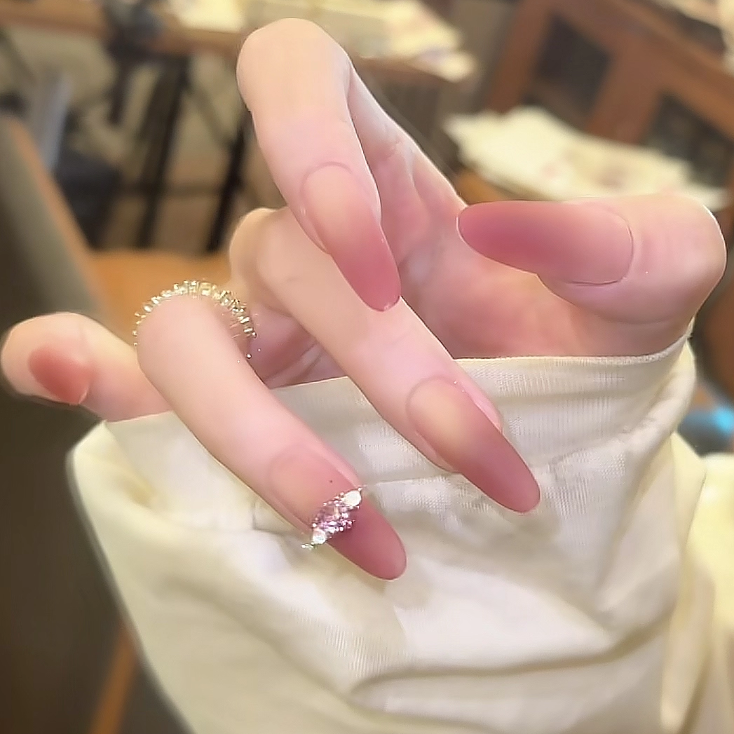 干枯玫瑰裸色渐变磨砂猫眼美甲穿戴甲2025新款高级感秋冬显白美甲