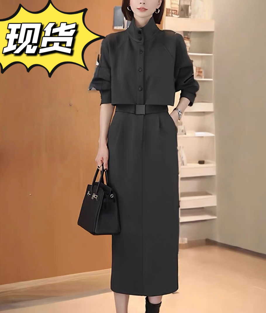 2025秋季新款气质减龄拼接斗篷式长袖连衣裙女宽松显瘦假两件卫裙