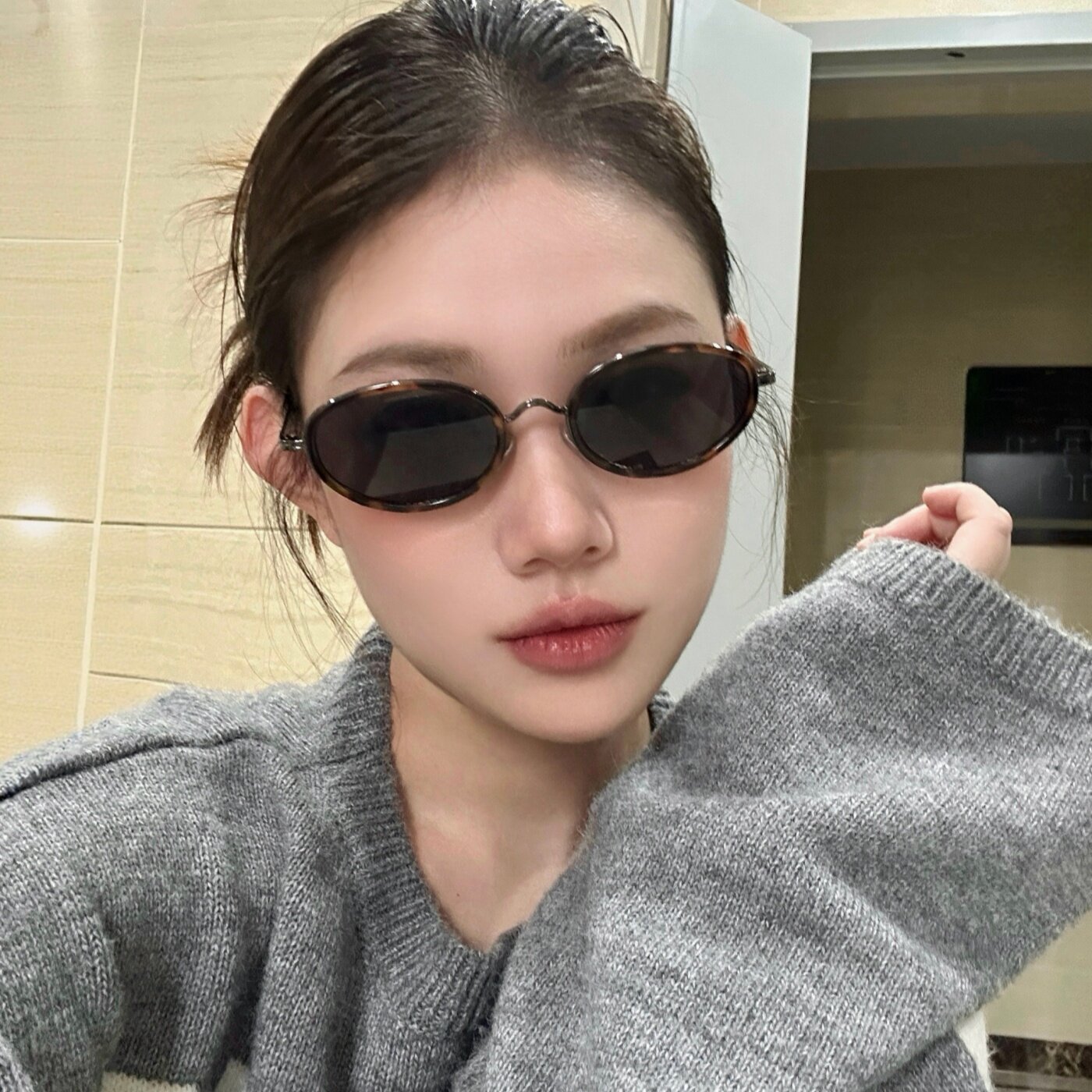 2026新款复古豹纹灰黑色椭圆墨镜女方脸显瘦高级感户外度假太阳镜