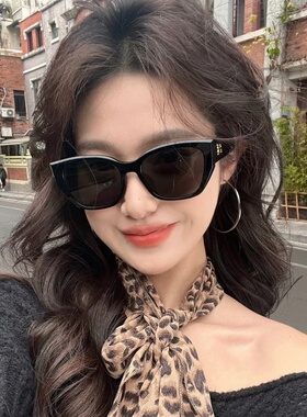 黑色猫眼墨镜女街拍高级网感欧美