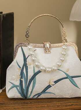 2024新款梅兰竹手工刺绣新中式国风妈妈配旗袍包包女士婚礼手提包