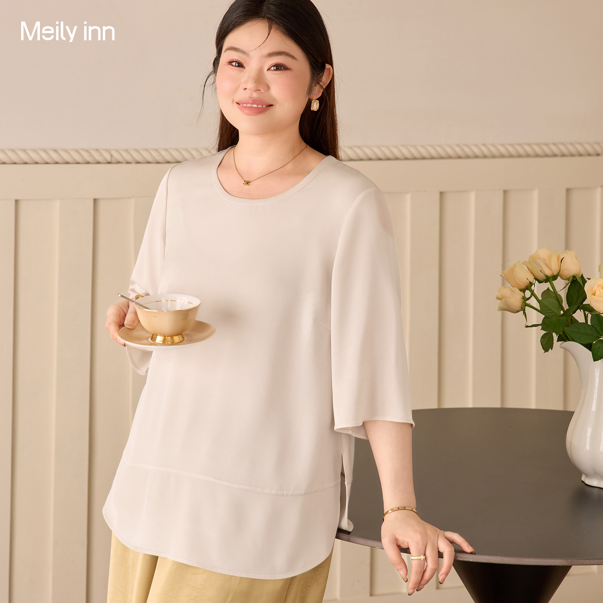 美丽客栈高端大码醋酸缎面圆领T恤女宽松百搭显瘦气质上衣高级感