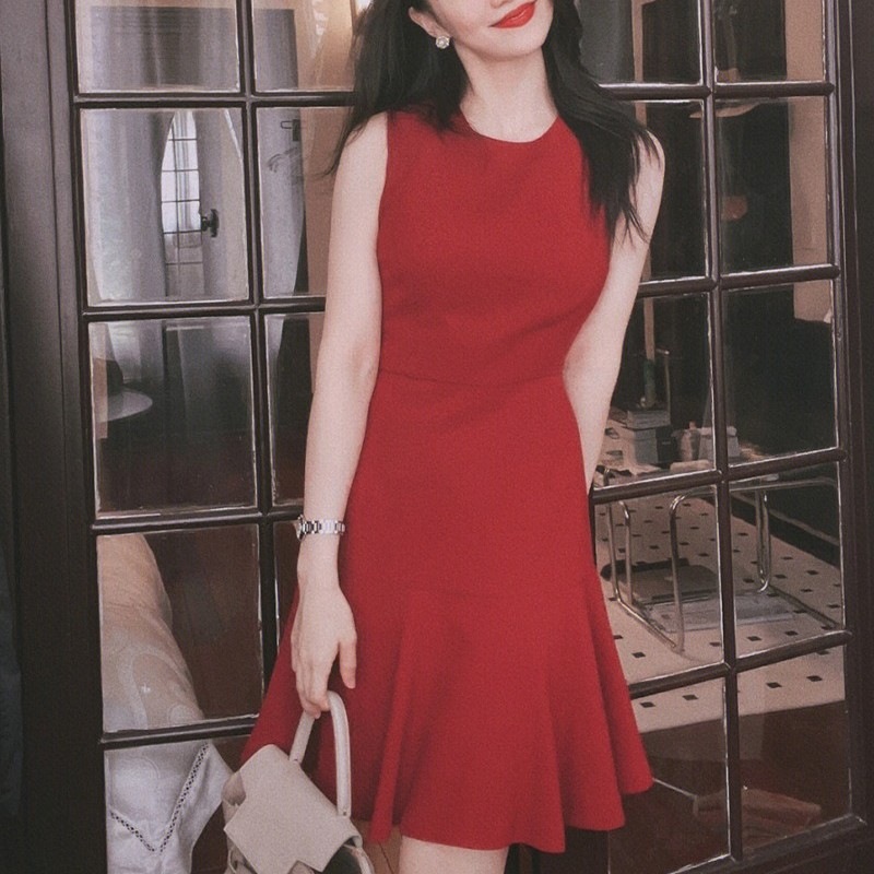 订婚小礼服高端轻奢小众回门敬酒服新娘2025新款高级感红色连衣裙