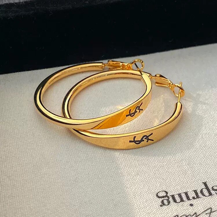 金色字母大圈圈耳环女士欧美复古气质高级感耳圈夸张大气设计耳饰