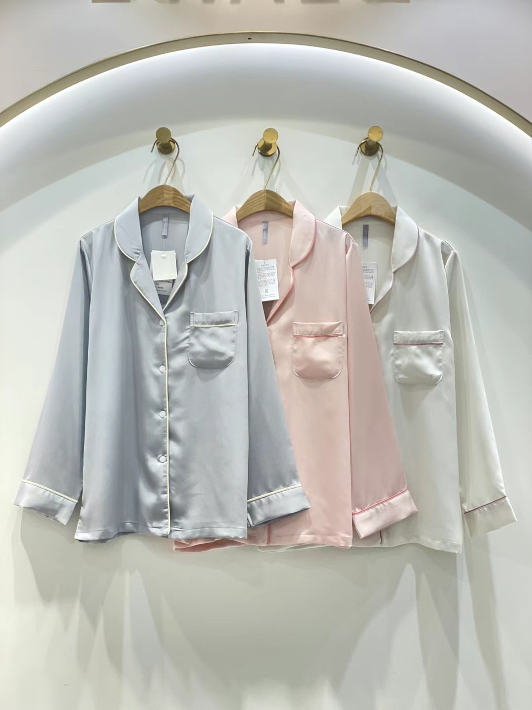 现货韩国lunaluz简约纯色翻领前扣仿真丝睡衣套装女春季情侣装