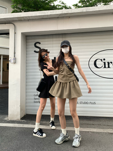无袖 韩版 外穿背心褶皱小裙女 2025夏季 荒荒家抹胸半身短裙两件套装