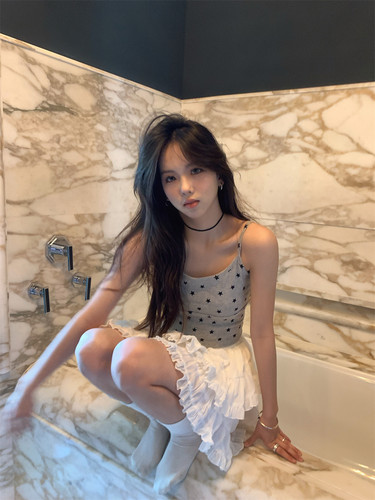 荒荒家星星小吊带女ins