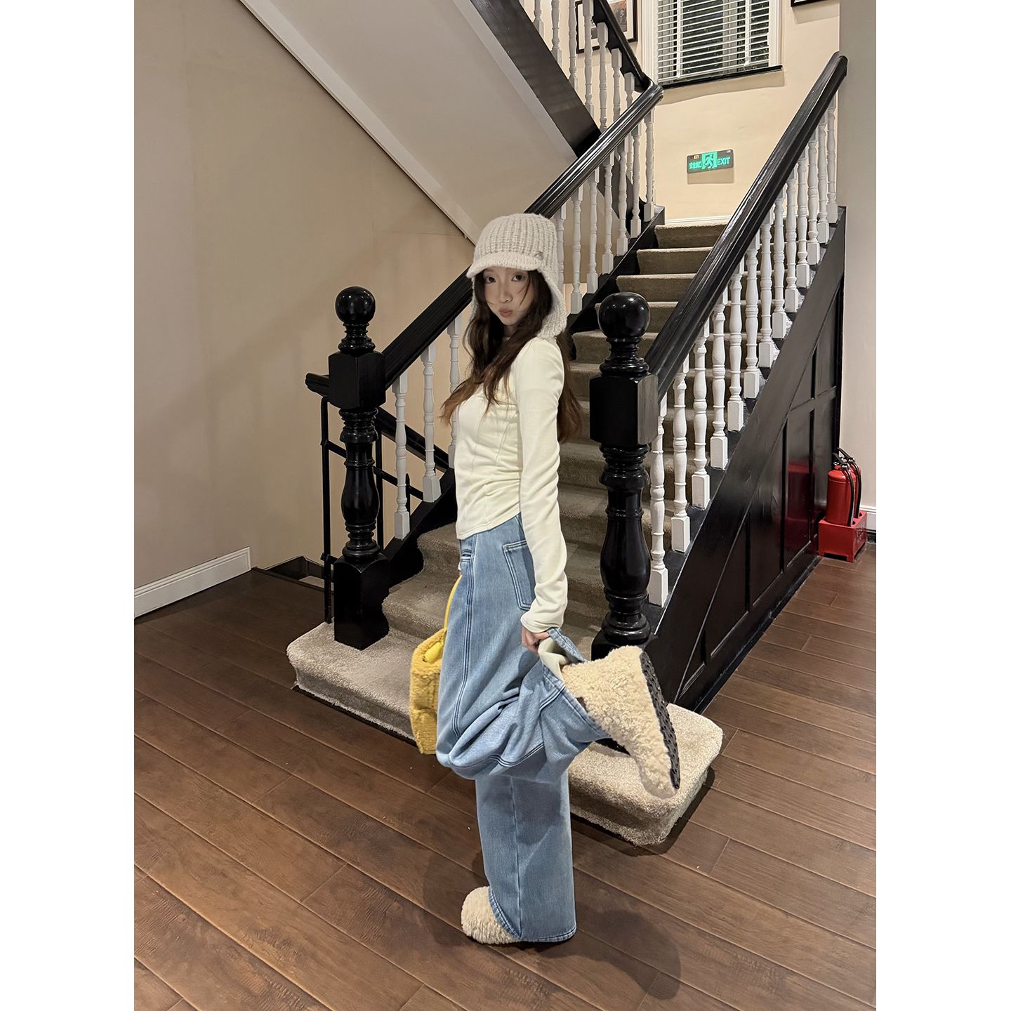 荒荒家 复古水洗蓝抓绒牛仔裤2025冬季新款加厚宽松直筒阔腿裤女