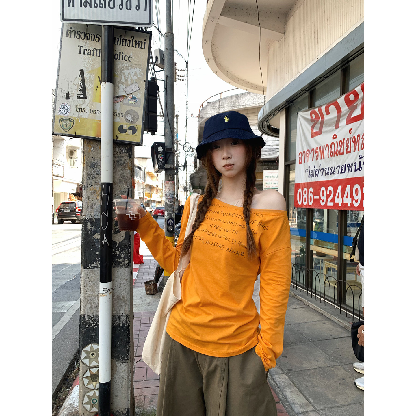 荒荒家 斜肩印花长袖T2026夏季新款小众露肩设计套头字母薄上衣女