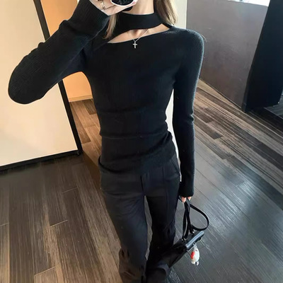 黑色温柔羊毛针织打底衫女秋冬镂空挂脖领内搭修身半高领毛衣上衣