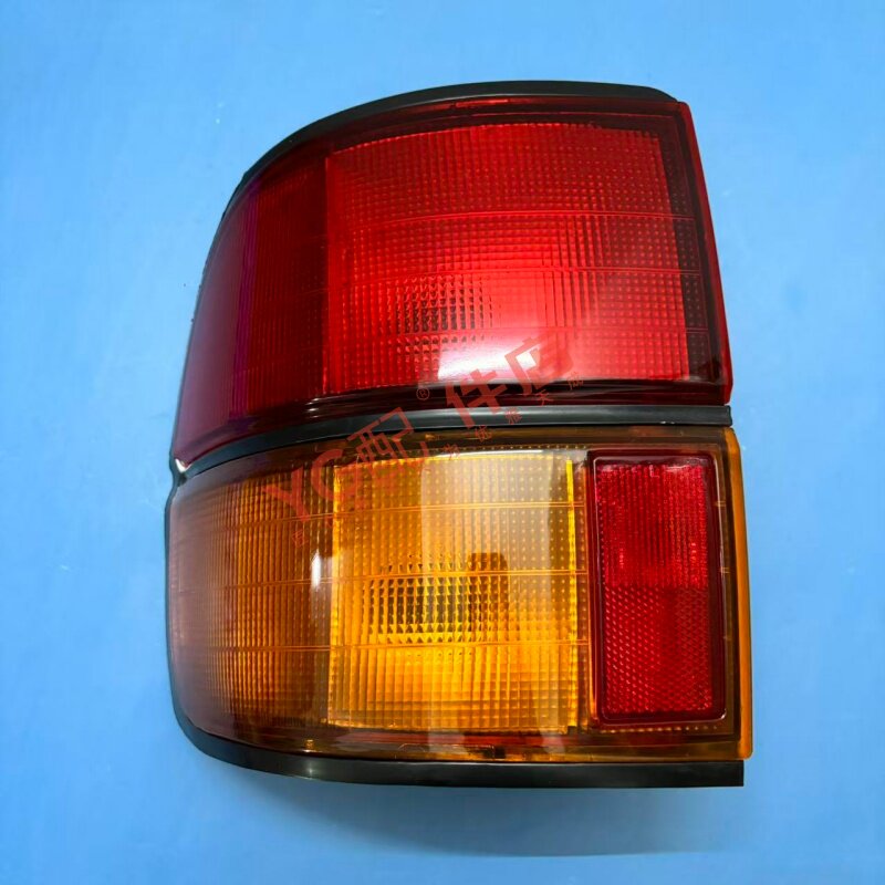 1992-2000款小霸王YR21后尾灯